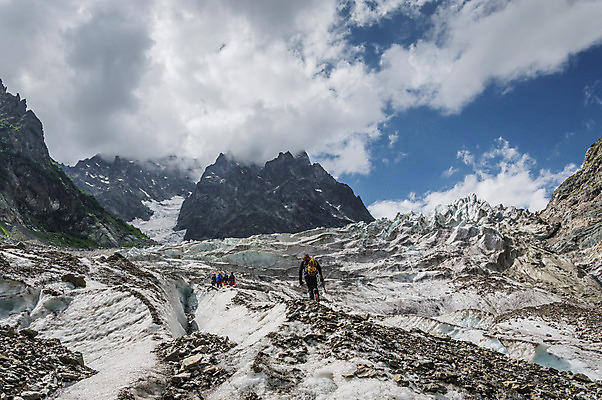 포토 JPG 해외이미지 나무 구름 디자인 계절 실루엣 유럽 길 여행 겨울 자연 벽지 하늘 휴가 휴식 산 풍경 사람없음 야외 목재 가로 파란색 환경 계곡 침묵 자유 안개 가을 바위 정상 저녁 숲 언덕 명상 빙하 내추럴 웅장함 절정 조지아 해외202004 해외포토 자연요소 식물 나라 컬러 컨셉 재료 날씨 촬영기법 소리 돌_바위 야간 생태계 동유럽 파일형식 이미지허브
