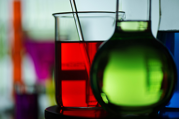 포토 JPG 해외이미지 과학 유리 병원 실험 사람없음 세로 파란색 사무실 약 반사 건강관리 장비 흰색 액체 실험실 컨테이너 가득함 플라스크 시험관 흰배경 비커 미생물 튜브 원뿔 발견 화학물질 해외202004 해외포토 도형 산업 컬러 백그라운드 비즈니스 의학 재질 생물 건강 실험기구 관리 화학 파일형식 이미지허브