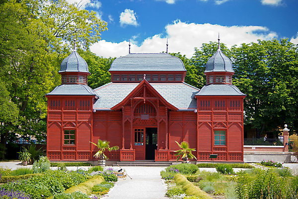포토 JPG 해외이미지 식물 공원 꽃 길 건축양식 자연 주택 풍경 사람없음 건물 목재 빨간색 초록색 환경 정원 도시 센터 도심 허브 그림 대학교 장면 지역 타운 크로아티아 일반 예약 내추럴 온실 자그레브 해외202004 해외포토 나무 건축물 공공시설 건축 유럽 컬러 재료 학교 생태계 파일형식 이미지허브