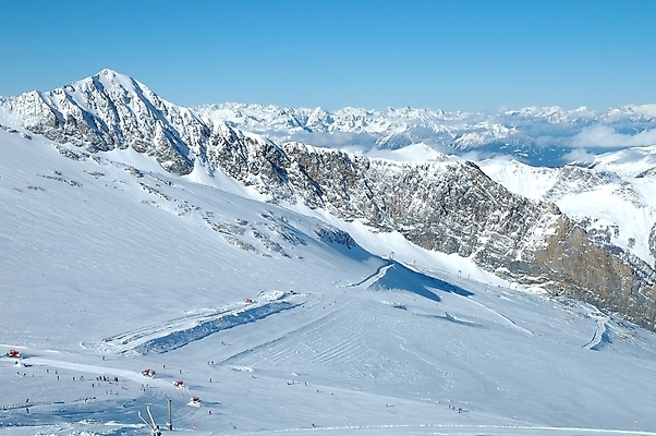 포토 JPG 해외이미지 계절 스포츠 겨울 자연 하늘 휴가 스키 산 사람 풍경 경사 사람없음 야외 계곡 맑음 얼음 흰색 시골 오스트리아 정상 휴양지 빙하 서리 알프스 장면 절정 해외202004 해외포토 자연요소 유럽 컬러 날씨 겨울스포츠 장소 생태계 파일형식 이미지허브