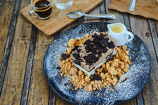 포토 JPG 해외이미지 접시 커피 음료 음식 탁자 아침 휴식 디저트 사람없음 야외 목재 컵 햇빛 갈색 케이크 식당 초콜릿 숟가락 검은색 거품 우유 머그컵 흰색 신선 뜨거움 달콤 맛 아침식사 널 정상 설탕 크림 오브젝트 질감 나무껍질 스펀지 단절 페스츄리 스타일 해외202004 해외포토 주간 나무 식기 빵 컬러 가구 컨셉 재료 유제품 수저 태양 상점 식사 껍질 파일형식 이미지허브