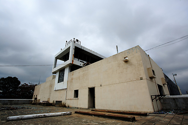 포토 JPG 해외이미지 산업 길 벽 백그라운드 의자 건축양식 창문 공장 유리 탁자 하늘 추상 벽돌 주택 프레임 사람없음 건물 목재 빨간색 빛 농장 문 검은색 어둠 공백 회색 수확 제조 버리기 폐허 헛간 낭비 그런지 깨짐 옛날 해외202004 해외포토 나무 건축물 건축 컬러 가구 컨셉 무늬 농업 재료 공업 모션 재질 저장고 파일형식 이미지허브