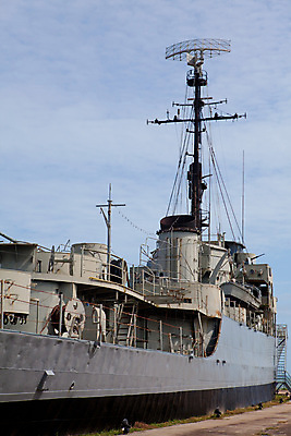 포토 JPG 해외이미지 바다 하늘 항해 사람없음 물 파란색 항구 보트 역사 큼 은퇴 박물관 군용 싸움 전쟁 해군 군함 육군 포트 옛날 철강 해외202004 해외포토 자연요소 컬러 배_교통 교통시설 모션 군대 크기 파일형식 이미지허브