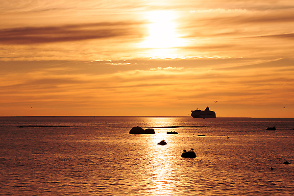 포토 JPG 해외이미지 구름 라이프스타일 바다 섬 여행 요트 교통시설 휴가 항해 파노라마 풍경 사람없음 물 여름 햇빛 태양 일몰 보트 황무지 고급 저녁 크루즈 함선 장면 닻 수평선 해외202004 해외포토 자연요소 계절 교통 컨셉 배_교통 촬영기법 생활 노을 야간 시설 파일형식 이미지허브