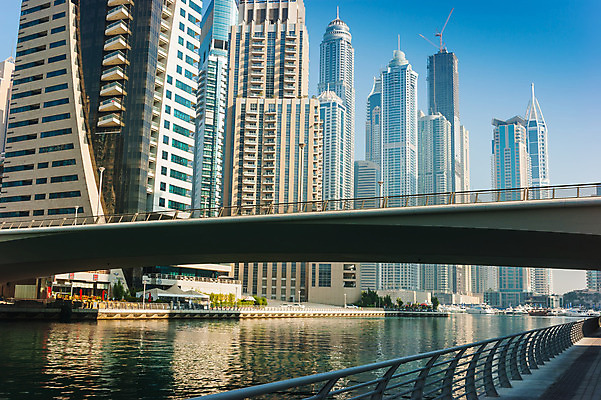 포토 JPG 해외이미지 외관 여행 비즈니스 건축양식 창문 유리 하늘 호텔 휴가 미래 조명 거리 인종 사람없음 야외 건물 금융 빛 도시풍경 사무실 탑 고층빌딩 성장 도시 재산 고급 중앙 큼 장면 지역 아라비아 동쪽 스카이라인 빛망울 아랍에미리트 두바이 해외202004 해외포토 건축물 건축 컨셉 중동 재질 숙소 사람 풍경 빌딩 경제 크기 방향 파일형식 이미지허브