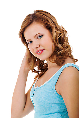 포토 JPG 해외이미지 백인 1 라이프스타일 응시 여학생 여자 행복 얼굴 어린이 분홍색 포즈 티셔츠 학교 건강 한명 서기 미소 웃음 사람 소녀 10대 파란색 청춘 기쁨 흰색 표현 피부 긍정 내추럴 해외202004 해외포토 서양인 학생 시선 교육 감정 컬러 컨셉 셔츠 모션 청소년 표정 생활 신체부위 파일형식 이미지허브