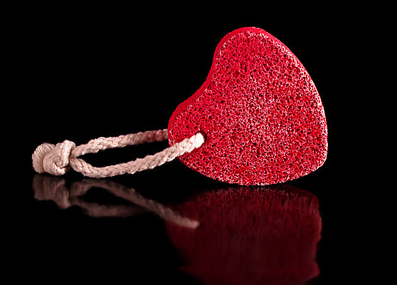 포토 JPG 해외이미지 모양 밧줄 파도 백그라운드 관계 넥타이 휴가 발렌타인데이 선물 사랑 사람없음 빨간색 물 반사 쌓기 검은색 목욕 욕실 바위 하트 마음 축하 구멍 성자 빨래 매듭 날카로움 기념품 위치 진홍색 무거움 마디 고립 스트랩 위생관리 추모 해외202004 해외포토 자연요소 잡화 감정 종교 줄 바다 컬러 컨셉 가사 모션 데이이벤트 관리 청결 돌_바위 무게 오브젝트 파일형식 이미지허브