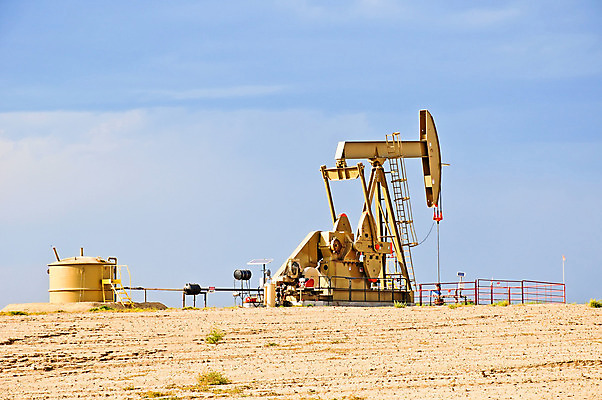 포토 JPG 해외이미지 구름 산업 밭 하늘 통 사람없음 파란색 힘 장비 에너지 탐험 저수지 재산 달콤 휘발유 석유 가스 잭 펌프 콜로라도 파이프라인 공급 해외202004 해외포토 자연요소 컬러 농업 금융 미국 맛 파이프_관 파일형식 이미지허브