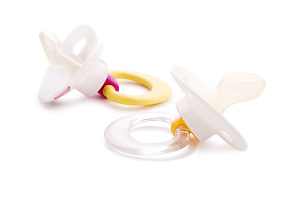 포토 JPG 해외이미지 2 사람없음 가로 노란색 흰색 아기 신생아 닫기 상품 플라스틱 노리개젖꼭지 오브젝트 고무 고립 해외202004 해외포토 컬러 모션 재질 사람 아기용품 파일형식 이미지허브