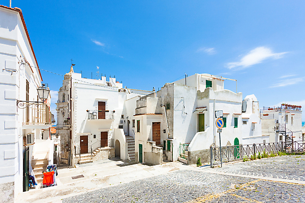포토 JPG 해외이미지 전통 라이프스타일 유럽 여유 여행 건축양식 하늘 휴가 휴식 거리 주택 사람없음 건물 여름 햇빛 평화 맑음 이탈리아 조약돌 시골 도시 중세 역사 순수 천국 리빙 빛망울 해외202004 해외포토 건축물 계절 건축 감정 나라 컨셉 날씨 생활 빛 태양 돌_바위 파일형식 이미지허브