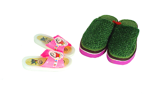 포토 JPG 해외이미지 옷 신발 휴식 슬리퍼 바닥 주택 사람없음 부드러움 솜털 양발 취침시간 해외202004 해외포토 컨셉 건물 감각 파일형식 이미지허브