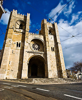 포토 JPG 해외이미지 유럽 여행 건축양식 휴가 사람없음 야외 건물 가로 산타클로스 성당 교회 포르투갈 아치 마리아 고딕 리스본 해외202004 해외포토 건축물 건축 나라 종교 크리스마스 종교건축 파일형식 이미지허브