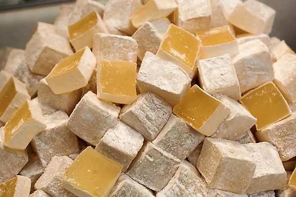 포토 JPG 해외이미지 실내 사람없음 쌓기 여러개 달콤 가득함 로쿰 해외202004 해외포토 다수 모션 디저트 내부 맛 터키음식 파일형식 이미지허브