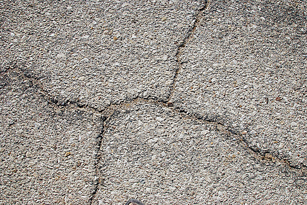 포토 JPG 해외이미지 외관 도로 백그라운드 패턴 부분 표면 추상 사람없음 검은색 회색 차도 바위 구멍 거친 아스팔트 질감 그런지 옛날 울퉁불퉁 해외202004 해외포토 길 컬러 무늬 교통시설 돌_바위 파일형식 이미지허브