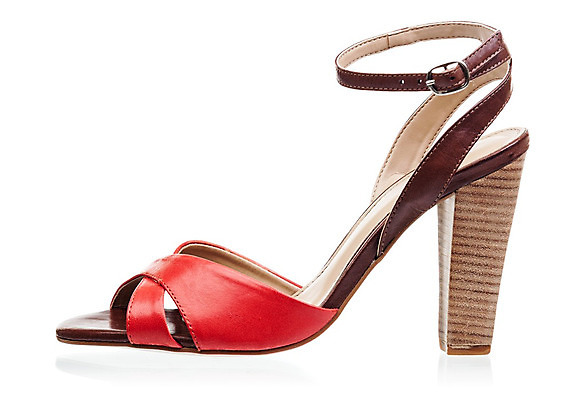 포토 JPG 해외이미지 1 디자인 옷 계절 여자 백그라운드 신발 새로움 사람없음 빨간색 갈색 유행 흰색 오픈 고급 우아함 샌들 가죽 오브젝트 싱글 발목 고립 스트랩 양발 스타일 해외202004 해외포토 컬러 컨셉 발 사람 파일형식 이미지허브