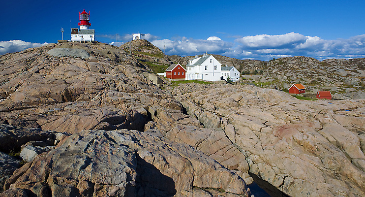 포토 JPG 해외이미지 외관 유럽 여행 지도 건축양식 주택 등대 북유럽 노르웨이 해변 사람없음 야외 건물 절벽 세계여행 신호등 심볼 보안 암초 네비게이션 스칸디나비아 오리엔테이션 비콘스 해외202004 해외포토 건축물 건축 나라 바다 안전 세계 파일형식 이미지허브