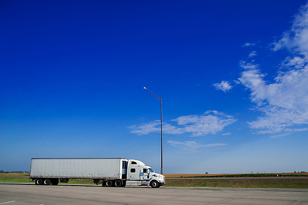 포토 JPG 해외이미지 나무 구름 도로 자연 하늘 풍경 사람없음 가로 초록색 파란색 태양 미국 일몰 시간 대륙 짐차 무료 방법 수평선 해외202004 해외포토 자연요소 식물 길 컬러 북아메리카 교통시설 자동차 노을 생태계 파일형식 이미지허브