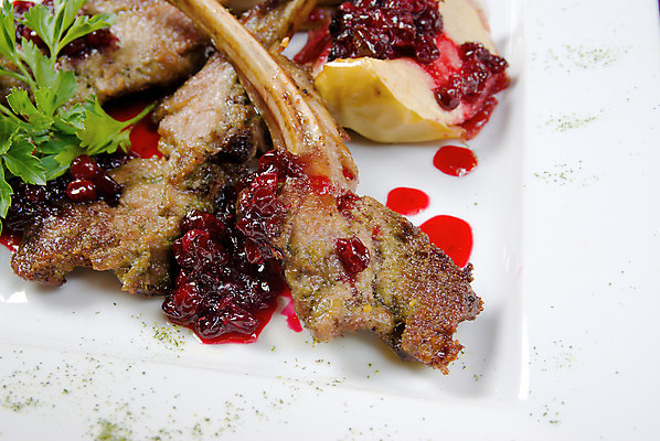 포토 JPG 해외이미지 다이어트 파슬리 육류 요리 사람없음 주방 이탈리아 맛 굽기 먹기 성분 양고기 갈비뼈 점심식사 해외202004 해외포토 유럽 컨셉 채소 식재료 모션 뼈 건강 식사 구이 파일형식 이미지허브