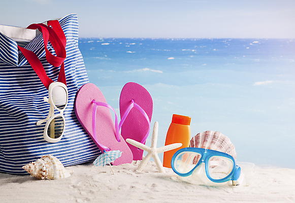 포토 JPG 해외이미지 수영복 모래 바다 여행 가방 하늘 휴가 조개 휴식 불가사리 가면 정장 해변 사람없음 물 여름 파란색 비키니 수건 수영 스파 장비 스노클링 잠수부 휴양지 복고 수영선수 해외202004 해외포토 자연요소 잡화 옷 계절 컬러 컨셉 어패류 극피동물 운동선수 위생용품 장소 수상스포츠 전문직 파일형식 이미지허브