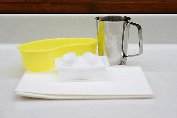 포토 JPG 해외이미지 병원 사람없음 물 흰색 조끼 면 사발 플라스틱 대야 패드 철강 공급 해외202004 해외포토 자연요소 컬러 의학 재질 외투 사기그릇 파일형식 이미지허브