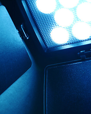 포토 JPG 해외이미지 직업 산업 포즈 백그라운드 전구 조명 기술 사람없음 빛 카메라 디지털 사진촬영 장비 에너지 과학기술 램프 손전등 시간 업무 사진사 필름 영화 오브젝트 속도 스포트라이트 동영상 빛망울 반사경 주도 해외202004 해외포토 문화예술 전자제품 촬영 예절 작업 작가 파일형식 이미지허브