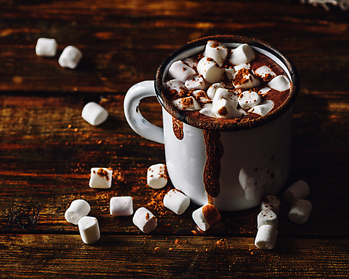 포토 JPG 해외이미지 실내 따뜻함 사람없음 머그컵 달콤 감성 코코아 마시멜로우 나무탁자 코코아가루 해외202004 해외포토 음료 컨셉 탁자 디저트 내부 컵 맛 가루 파일형식 이미지허브