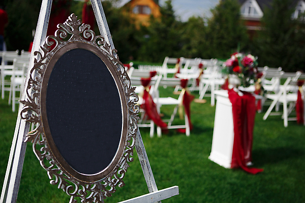 포토 JPG 해외이미지 전통 꽃 결혼 신혼부부 결혼식 프레임 선물 이벤트 사람없음 야외 장식 빨간색 요식업 보라색 시골 고급 우아함 배열 제비꽃 분필 아치 이국적 스타일 카피스페이스 해외202004 해외포토 식물 부부 산업 컬러 컨셉 공백 초크 신혼 파일형식 이미지허브