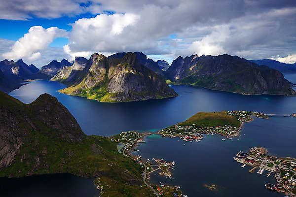 포토 JPG 해외이미지 유럽 바다 섬 여행 겨울 자연 하늘 낚시 휴가 산 주택 안테나 파노라마 노르웨이 풍경 사람없음 야외 물 여름 파란색 태양 여행객 마을 일출 항구 맑음 얼음 일몰 봄 추위 가을 흰색 북극 그림 빙하 서리 북쪽 타운 스칸디나비아 절정 해외202004 해외포토 자연요소 계절 나라 컬러 통신 교통시설 레저 날씨 촬영기법 사람 건물 노을 도시 극지방 방향 생태계 파일형식 이미지허브