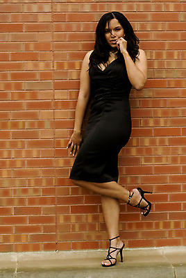 포토 JPG 해외이미지 긴머리 여자 청소년 자연 벽돌 갈색머리 한명 사람 20대 세로 컬러풀 햇빛 검은색 화려 인디언 우아함 열정 여자한명만 카피스페이스 완전 해외202004 해외포토 1 헤어스타일 감정 컬러 컨셉 아메리카 청년 태양 공백 생태계 여자만 파일형식 이미지허브