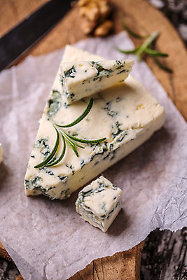 포토 JPG 해외이미지 종이 치즈 사람없음 로즈메리 블루치즈 해외202004 해외포토 유제품 허브 파일형식 이미지허브