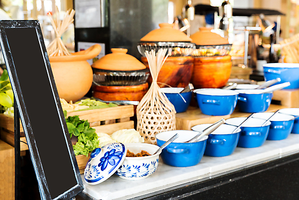 포토 JPG 해외이미지 전통 라이프스타일 접시 아시아 문화 음식 여행 비즈니스 태국 호텔 요리 사람 동양인 사람없음 상점 주방 식당 식사 도시 역 먹기 바쁨 장면 뷔페 인기 해외202004 해외포토 식기 나라 교통시설 모션 숙소 인종 생활 파일형식 이미지허브