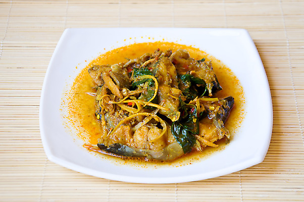 포토 JPG 해외이미지 접시 태국 자연 고추 반찬 어류 요리 동양인 사람없음 튀김 먹기 허브 향신료 카레 태국음식 해외202004 해외포토 식물 식기 아시아 음식 채소 모션 인종 수중동물 생태계 동양음식 향미료 파일형식 이미지허브