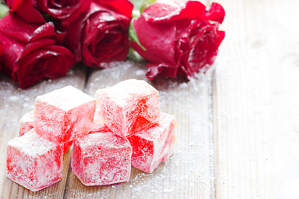 포토 JPG 해외이미지 실내 사람없음 장미 쌓기 달콤 로쿰 카피스페이스 나무배경 해외202004 해외포토 꽃 백그라운드 모션 디저트 내부 공백 맛 터키음식 파일형식 이미지허브