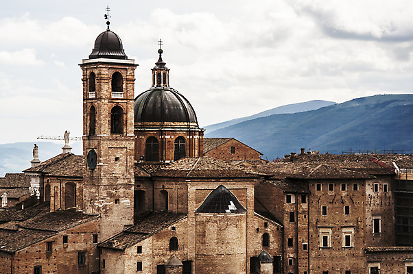 포토 JPG 해외이미지 여행 건축양식 사람없음 야외 도시풍경 탑 이탈리아 골동품 재산 지중해 복고 엽서 그런지 해외202004 해외포토 건축물 건축 유럽 바다 풍경 금융 도시 편지 파일형식 이미지허브