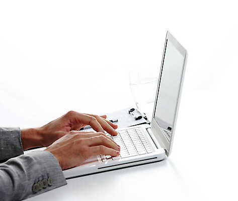 포토 JPG 해외이미지 백인 직업 손 여자 포즈 컨셉 인터넷 비즈니스 통신 손가락 커뮤니케이션 아이디어 창조 사람없음 컴퓨터 사무실 자료 장비 터치 흰색 타이핑 키보드 기록 작업 작업장 흰배경 바쁨 작업도구 비서 인터넷주소 정보매체 효율 해외202004 해외포토 서양인 산업 컬러 백그라운드 사람 신체부위 전자제품 도구 파일형식 이미지허브