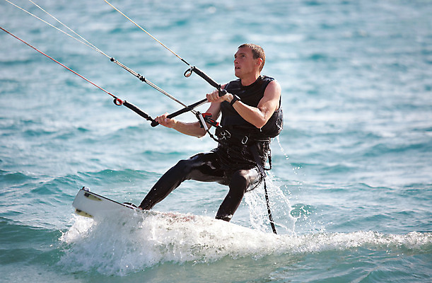 포토 JPG 해외이미지 스포츠 파도 바다 포즈 장난 바람 항해 기술 한명 물 자유 떨어짐 연 속도 역동적 서퍼 프리스타일 해외202004 해외포토 자연요소 1 컨셉 배_교통 날씨 운동선수 사람 놀이용품 파일형식 이미지허브