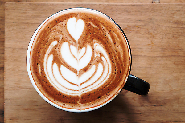 포토 JPG 해외이미지 커피 음료 음식 사람없음 컵 얼음 카페 우유 추위 신선 달콤 시원함 상쾌 카푸치노 라떼 카페인 해외202004 해외포토 자연요소 식기 감정 유제품 상점 맛 파일형식 이미지허브