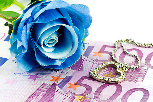 포토 JPG 해외이미지 식물 꽃잎 꽃 종이 분홍색 백그라운드 컨셉 돈 데이트 자연 발렌타인데이 선물 사랑 사람없음 초록색 금융 파란색 장미 보라색 유로 흰색 하트 축하 닫기 구매 유혹 보석 심볼 오브젝트 사인 열정 약혼 해외202004 해외포토 모양 감정 컬러 결혼 모션 데이이벤트 경제 쇼핑 재산 광석 생태계 약속 파일형식 이미지허브