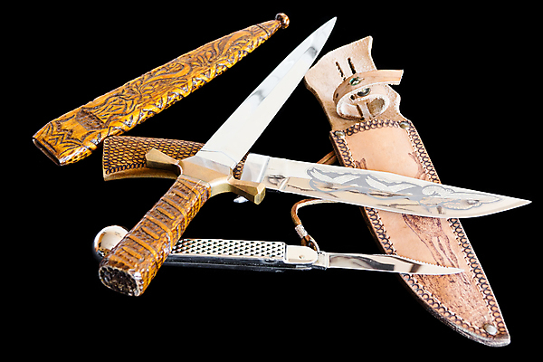 포토 JPG 해외이미지 무기 손잡이 미술 사람없음 장식 금속 검은색 골동품 공구 화려 칼날 역사 칼 은색 보석 철 싸움 날카로움 단검 옛날 철강 해외202004 해외포토 컬러 컨셉 모션 재질 문화예술 도구 검 광석 파일형식 이미지허브