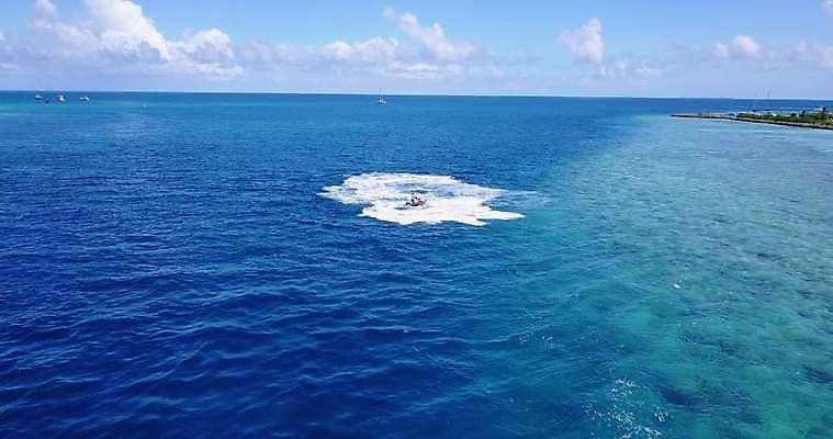 포토 JPG 해외이미지 스포츠 바다 섬 백그라운드 자연 하늘 휴가 스키 안테나 풍경 사람없음 물 여름 파란색 모래사장 맑음 운전 흰색 승차 모래언덕 속도 제트기 석호 몰디브 드론 터키석 파라다이스 해외202004 해외포토 자연요소 계절 아시아 컬러 통신 모션 날씨 겨울스포츠 비행기 보석 언덕 생태계 파일형식 이미지허브