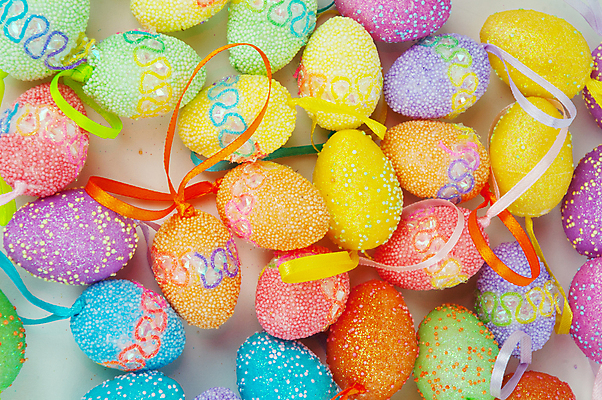 포토 JPG 해외이미지 전통 유럽 종교 문화 휴가 부활절 사람없음 목재 장식 컬러풀 노란색 계란 검은색 흰색 축하 그리기 심볼 묘사 동쪽 고립 해외202004 해외포토 나무 기념일 나라 컬러 컨셉 재료 모션 알 방향 파일형식 이미지허브