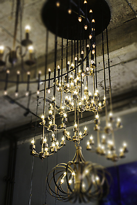 포토 JPG 해외이미지 조명 실내 사람없음 화려 고급 우아함 천장 샹들리에 해외202004 해외포토 컨셉 내부 파일형식 이미지허브