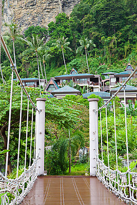 포토 JPG 해외이미지 나무 공원 아시아 길 밧줄 여행 자국 자연 휴가 산 매달리기 사람없음 야외 목재 초록색 산책 트래킹 하이킹 탐험 도전 널 숲 접속 위험 통로 휴양지 건너기 방법 옛날 전국 해외202004 해외포토 식물 공공시설 나라 줄 컬러 컨셉 재료 모션 레저 휴식 장소 생태계 파일형식 이미지허브
