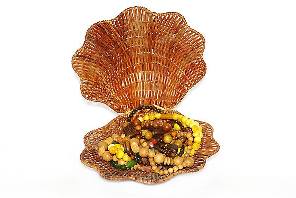 포토 JPG 해외이미지 포장 목걸이 발렌타인데이 선물 사람없음 장식 빛 상자 컬러풀 덮개 흰색 고급 은색 컨테이너 보석 구슬 오브젝트 수납 고립 해외202004 해외포토 산업 컬러 컨셉 장신구 데이이벤트 뚜껑 광석 파일형식 이미지허브