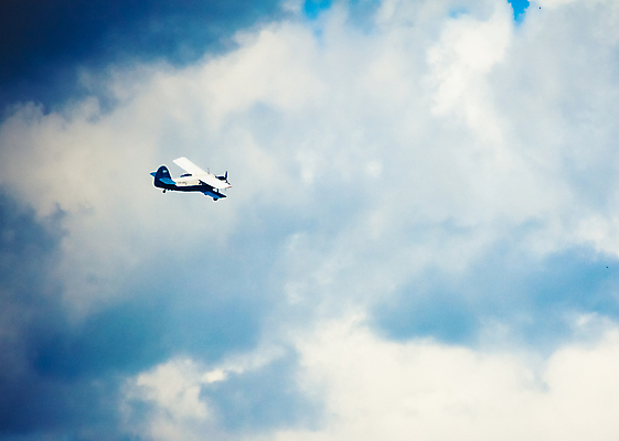 포토 JPG 해외이미지 날개 교통시설 하늘 비행기 사람없음 공중 파란색 세계 우주 수확 흰색 칼날 작음 묘기 항공 프로펠러 승객 엔진 구식 대패 방사형 옛날 착륙 스타일 해외202004 해외포토 컬러 교통 농업 항공교통 대중교통 크기 시설 파일형식 이미지허브