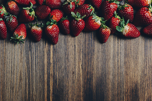 포토 JPG 해외이미지 계절 열매 음식 백그라운드 다이어트 과일 재료 자연 탁자 딸기 디저트 건강 사람없음 목재 빨간색 초록색 시골 신선 그룹 달콤 맛 정상 유기농 날것 흙더미 내추럴 숙성 채식주의자 카피스페이스 비건 해외202004 해외포토 나무 식물 웰빙 컬러 가구 컨셉 흙 공백 생태계 채식 파일형식 더미 이미지허브