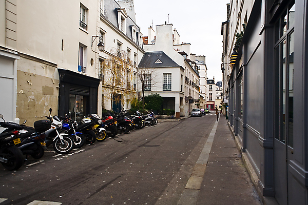 포토 JPG 해외이미지 전통 라이프스타일 유럽 문화 여행 휴가 거리 사람없음 야외 걷기 침묵 프랑스 도시 역사 박물관 장면 지역 프랑스어 건너기 길가 단절 옛날 파리(프랑스) 해외202004 해외포토 문자 나라 모션 생활 소리 파일형식 이미지허브