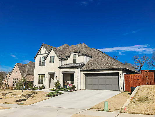 포토 JPG 해외이미지 구름 외관 2 겨울 교실 가족 하늘 벽돌 새로움 주택 이야기 풍경 잔디 사람없음 건물 초록색 파란색 문 정원 미국 차도 바위 재산 고급 중앙 싱글 이웃 대출 개발 교외 진짜 차고 텍사스 해외202004 해외포토 자연요소 식물 건축물 계절 교육 도로 컬러 컨셉 북아메리카 학교 관계 금융 파일형식 이미지허브
