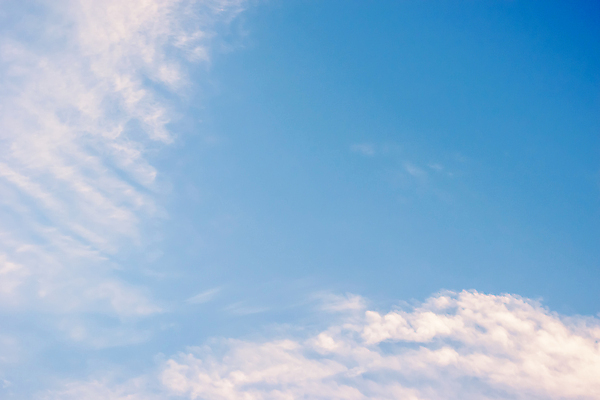 포토 JPG 해외이미지 구름 하늘색 백그라운드 자연 하늘 바람 추상 풍경 사람없음 야외 가로 여름 파란색 빛 햇빛 평화 흰색 솜털 내추럴 해외202004 해외포토 자연요소 계절 컬러 컨셉 무늬 날씨 태양 생태계 파일형식 이미지허브