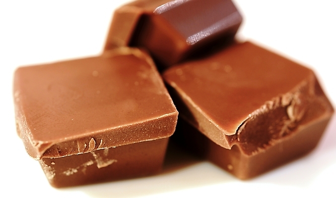 포토 JPG 해외이미지 음식 조각 백그라운드 디저트 사탕 사람없음 갈색 초콜릿 검은색 어둠 블록 우유 흰색 바 달콤 맛 정사각형 코코아 토막 깨짐 해외202004 해외포토 도형 음료 컬러 컨셉 유제품 파일형식 이미지허브